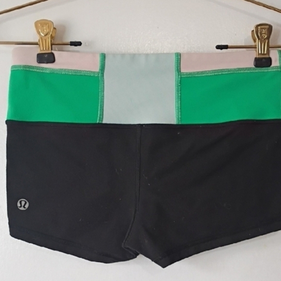Lululemon Boogie Shorts Green and Black Women's Athletic Shorts Size 4 - Picture 3 of 10
